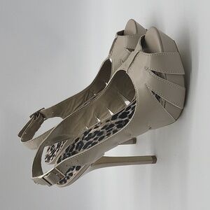 1055- Joey Platforms Heels Women’s Size 10